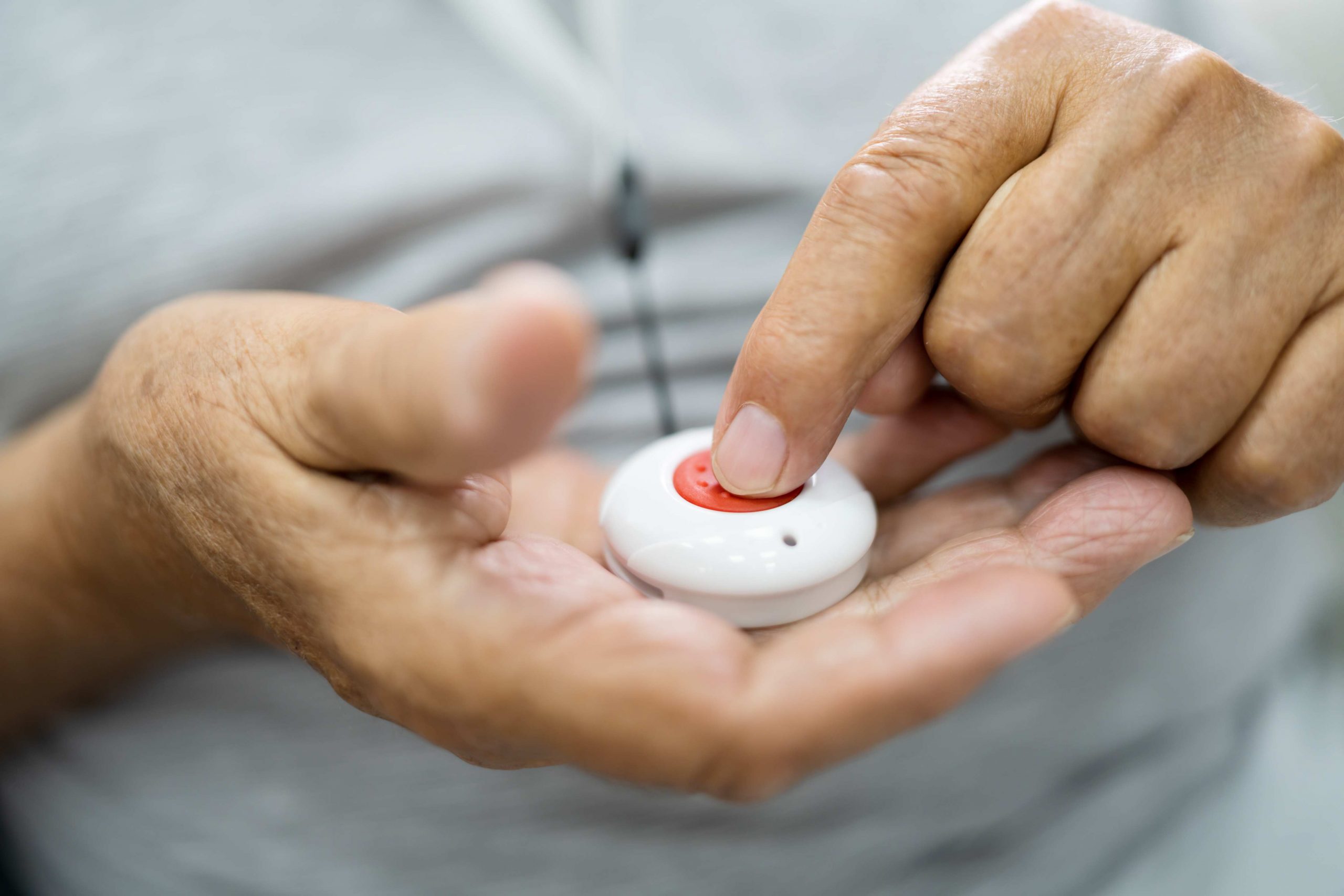 Pourquoi & comment acheter un bouton de panique à Laval ?Bouton de Panique